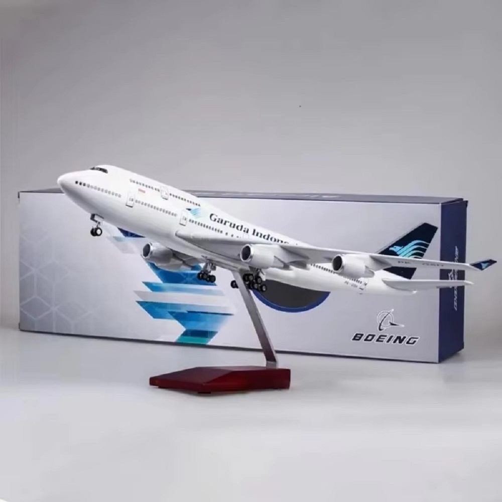 Badminton Indonesia - 47CM Airplane model Garuda Indonesia Airline