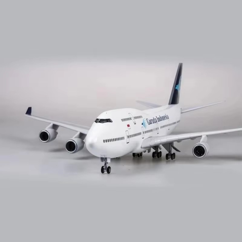 47CM Airplane model Garuda Ind - đánh giá và giá Badminton Indonesia