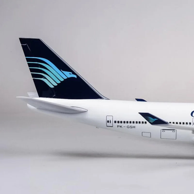 47CM Airplane model Garuda Ind - đánh giá và giá Badminton Indonesia