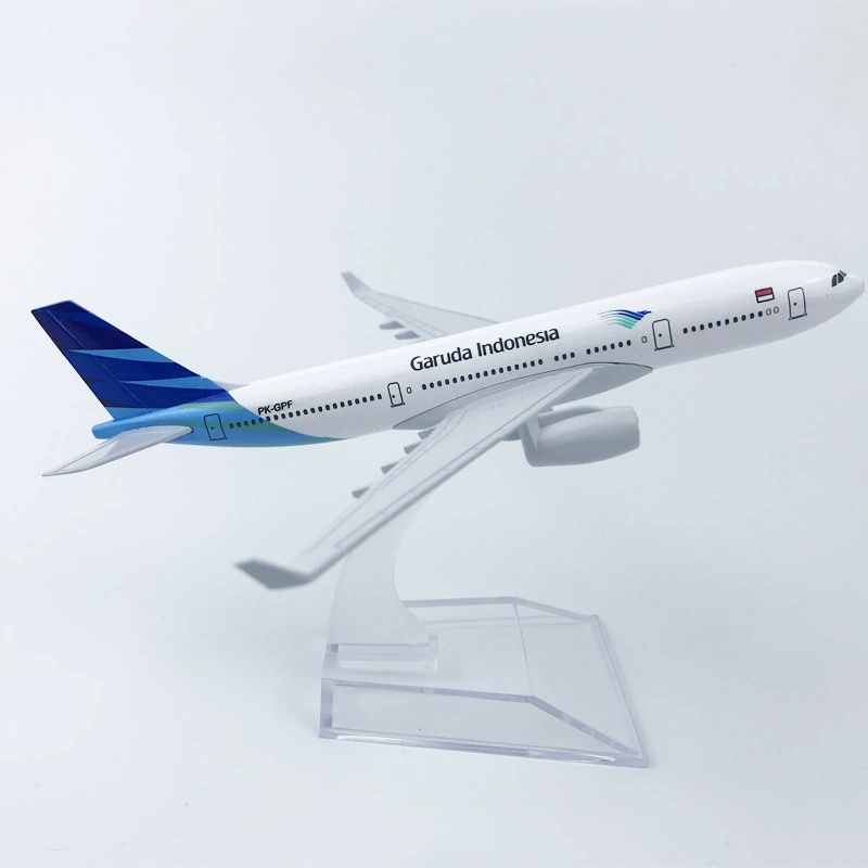 B737 16cm Air Garuda Indonesia - đánh giá và giá Badminton Indonesia