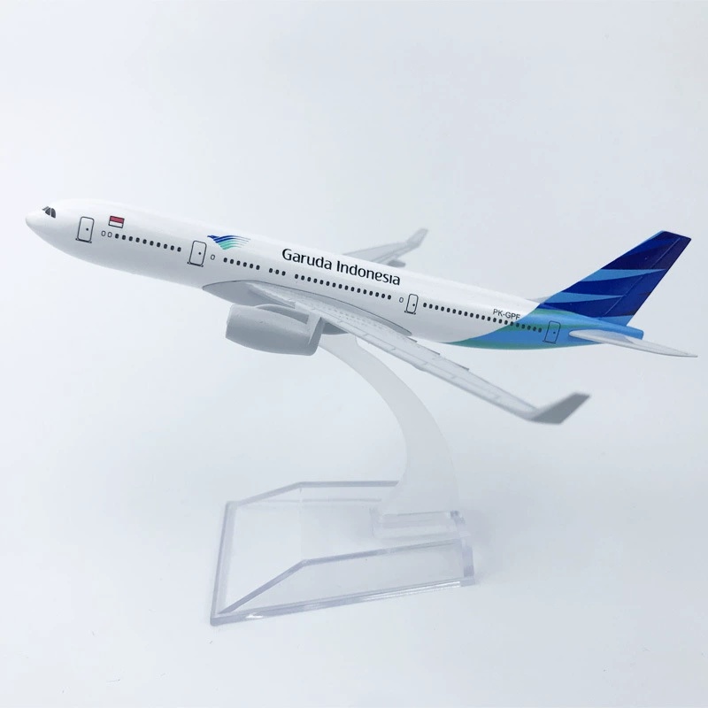 B737 16cm Air Garuda Indonesia - đánh giá và giá Badminton Indonesia